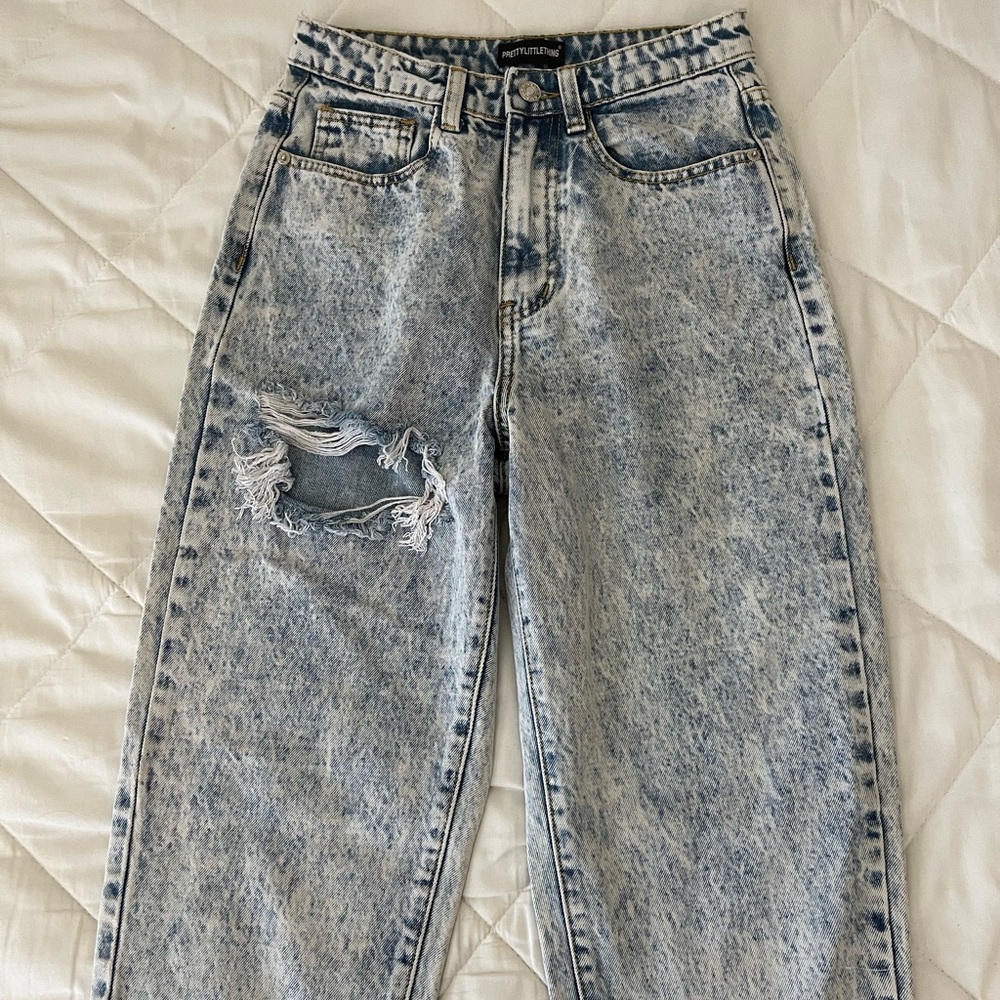 PrettyLittleThing NWOT Jeans
